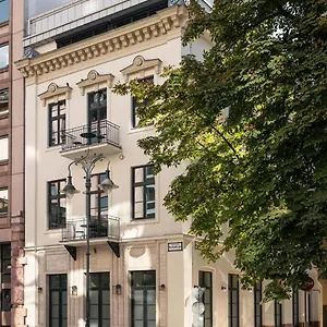Gin 4*, Budapest Ungarn
